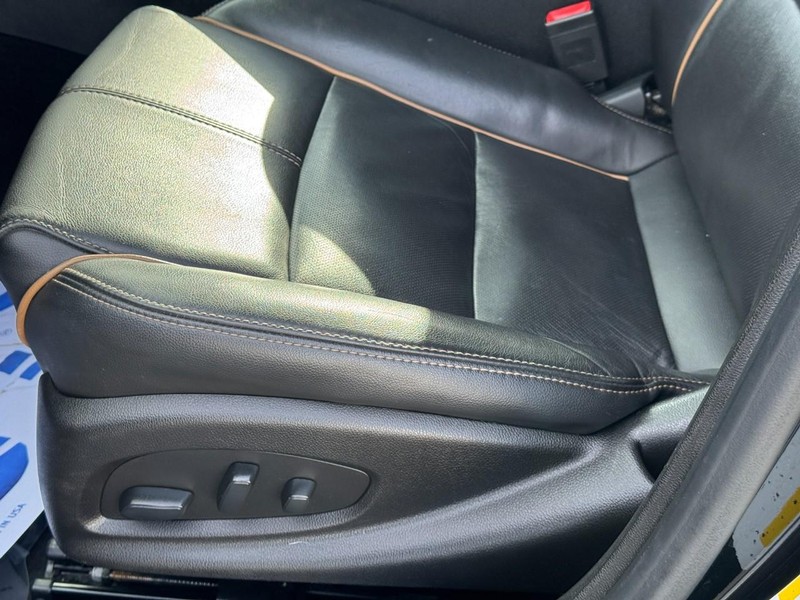 Chevrolet Impala Vehicle Full-screen Gallery Image 25