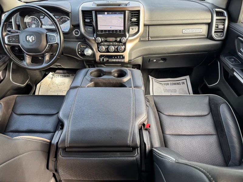 Ram 1500 Vehicle Full-screen Gallery Image 11