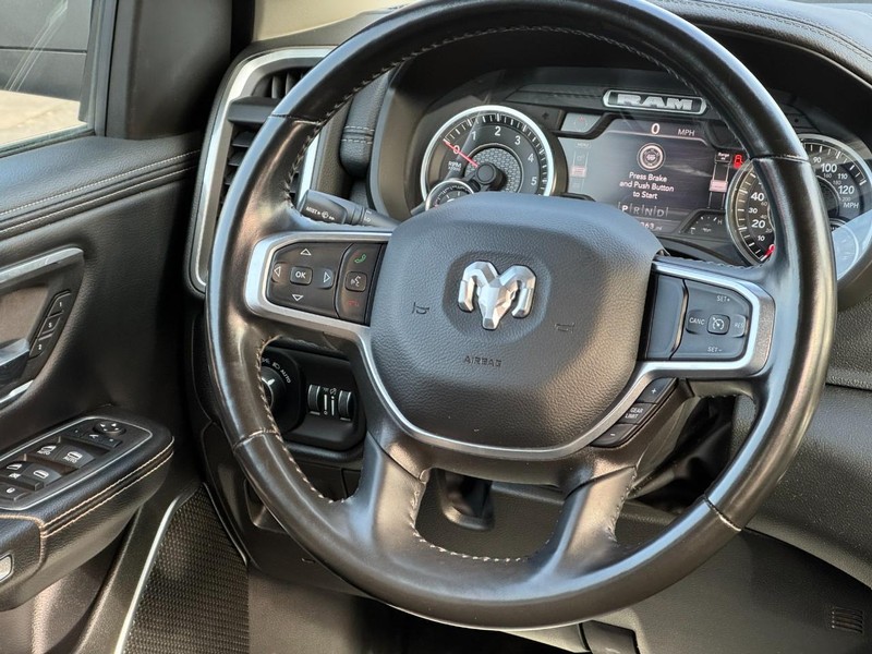 Ram 1500 Vehicle Full-screen Gallery Image 12