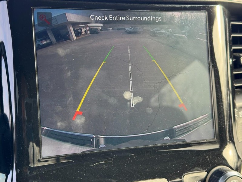 Ram 1500 Vehicle Full-screen Gallery Image 22