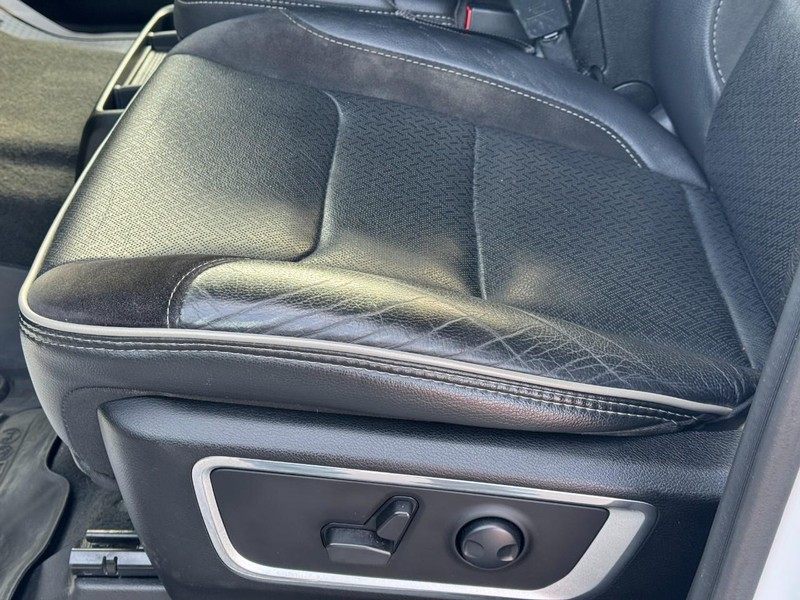 Ram 1500 Vehicle Full-screen Gallery Image 26