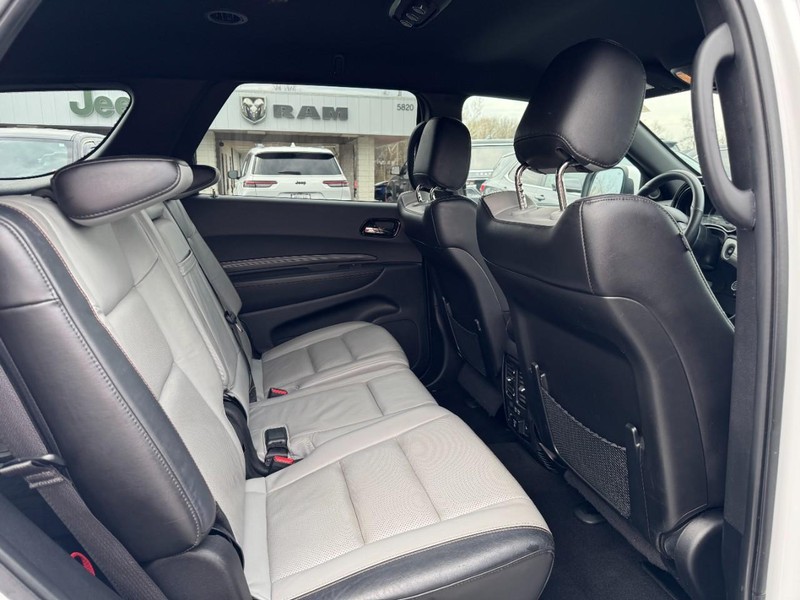 Dodge Durango Vehicle Full-screen Gallery Image 10