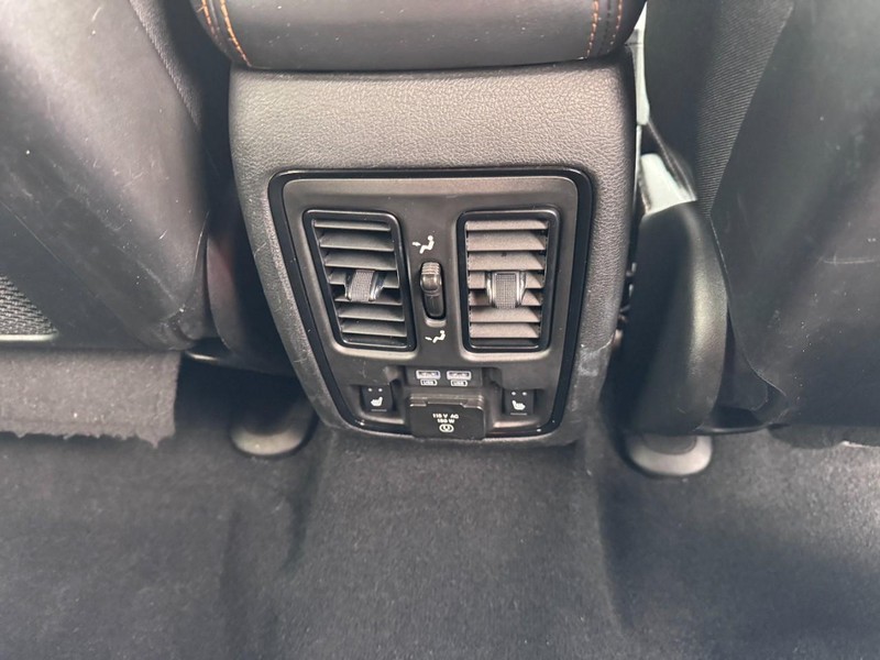 Dodge Durango Vehicle Full-screen Gallery Image 16