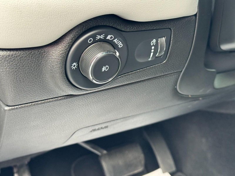 Dodge Durango Vehicle Full-screen Gallery Image 17