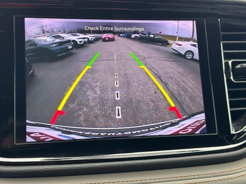 Dodge Durango Vehicle Full-screen Gallery Image 21