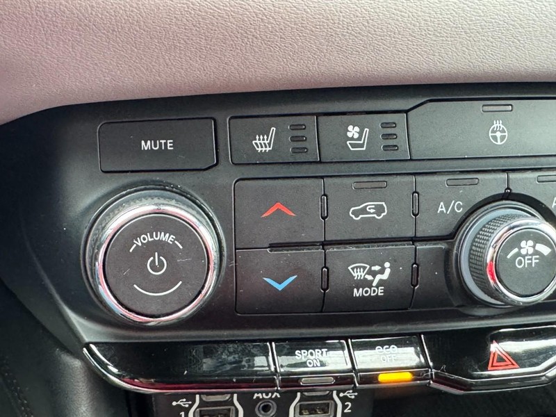 Dodge Durango Vehicle Full-screen Gallery Image 22