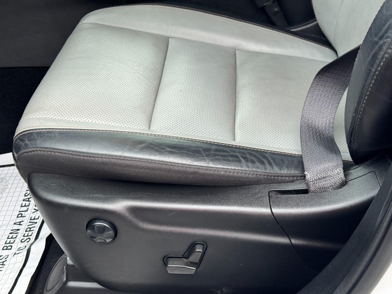 Dodge Durango Vehicle Full-screen Gallery Image 24