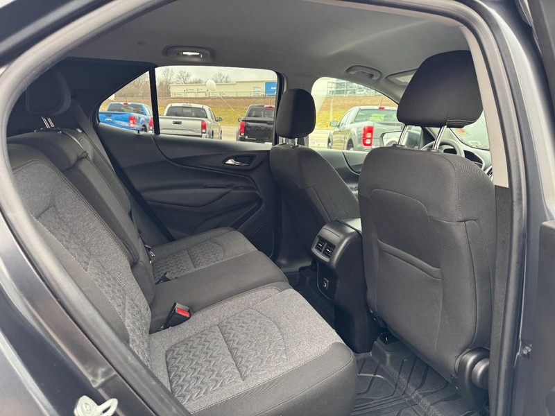 Chevrolet Equinox Vehicle Full-screen Gallery Image 10