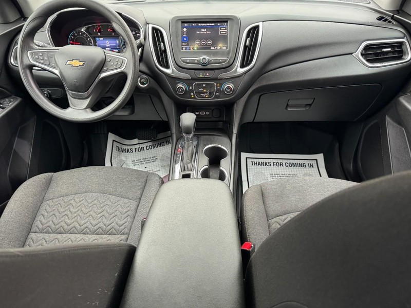Chevrolet Equinox Vehicle Full-screen Gallery Image 11