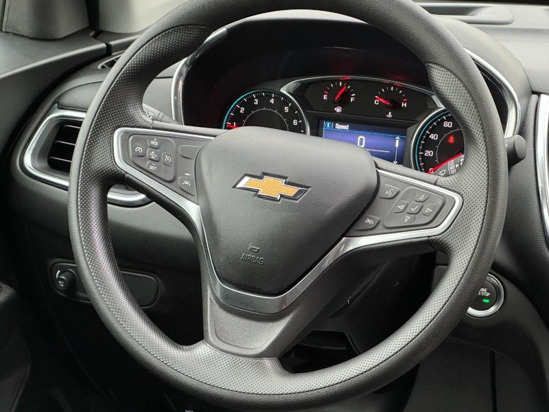 Chevrolet Equinox Vehicle Full-screen Gallery Image 12