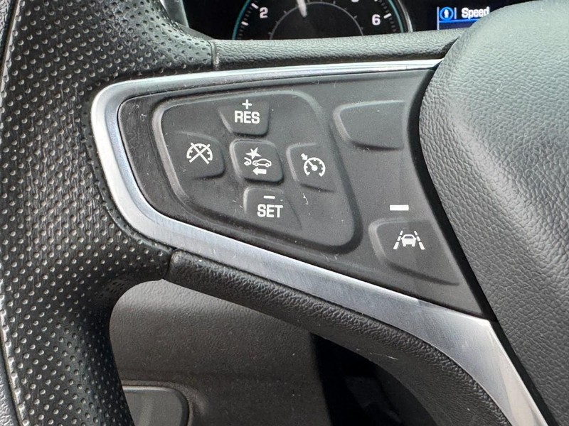 Chevrolet Equinox Vehicle Full-screen Gallery Image 18