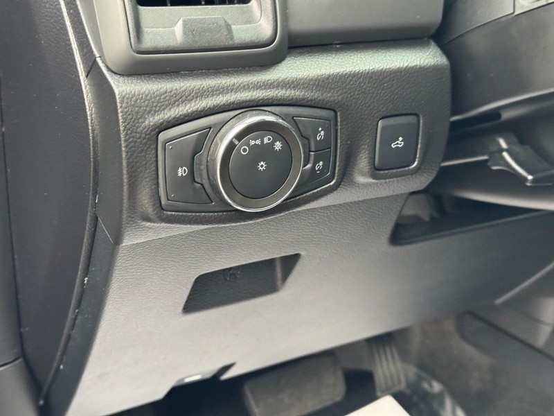 Ford Ranger Vehicle Full-screen Gallery Image 15