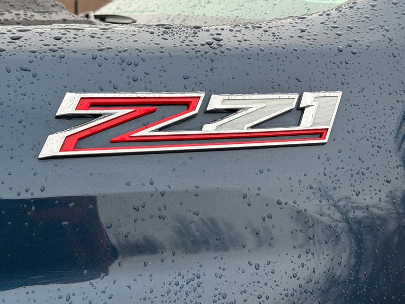 Chevrolet Silverado 2500HD Vehicle Full-screen Gallery Image 07