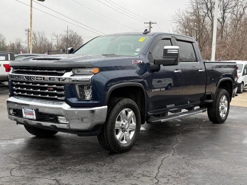 Chevrolet Silverado 2500HD Vehicle Full-screen Gallery Image 09