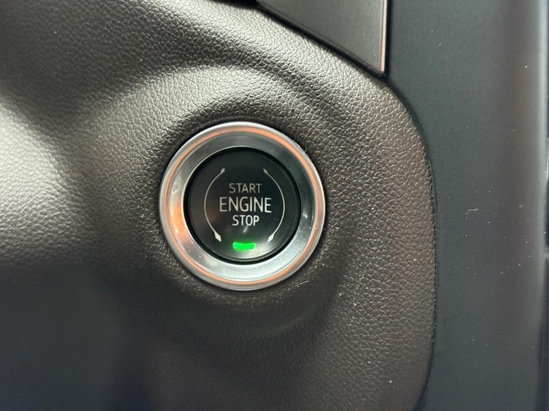 Chevrolet Silverado 2500HD Vehicle Full-screen Gallery Image 17