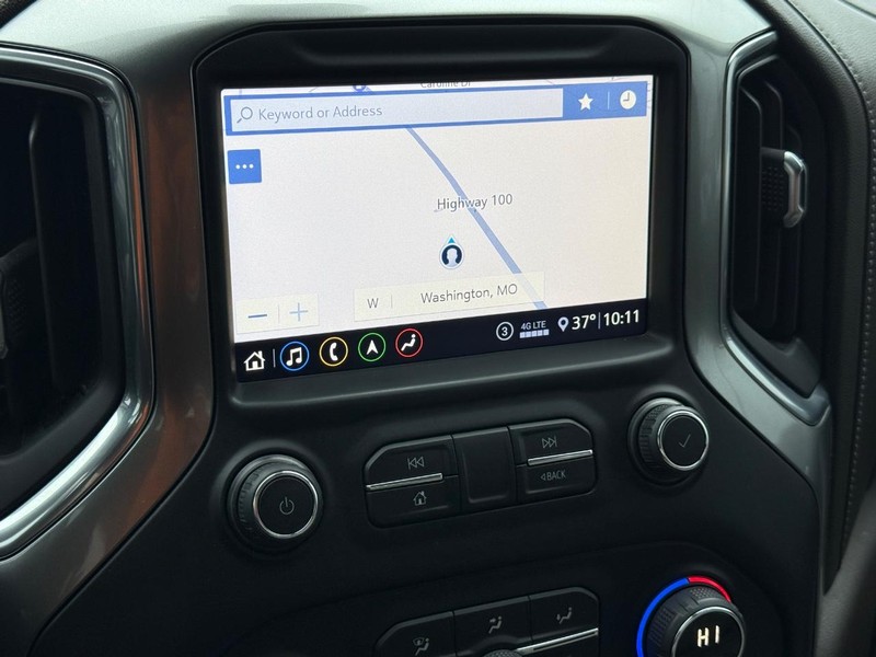 Chevrolet Silverado 2500HD Vehicle Full-screen Gallery Image 18