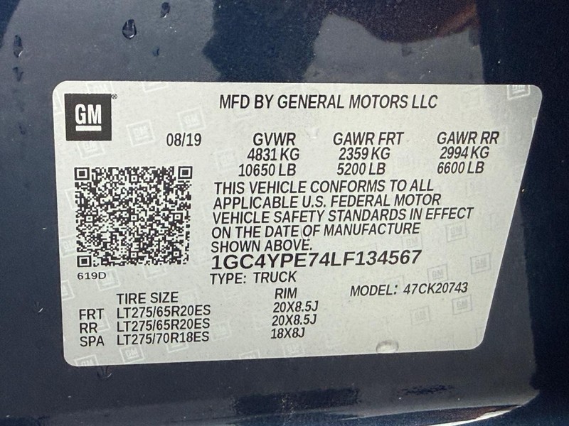 Chevrolet Silverado 2500HD Vehicle Full-screen Gallery Image 28