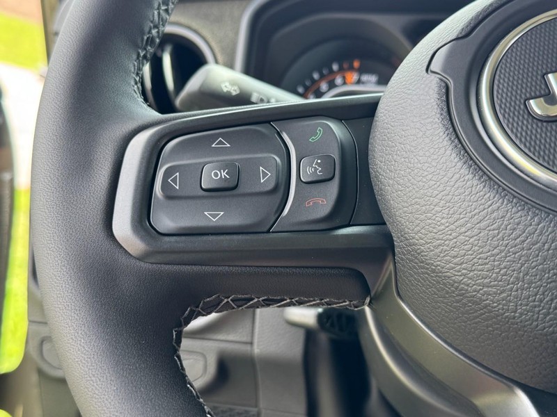 Jeep Gladiator Vehicle Full-screen Gallery Image 10