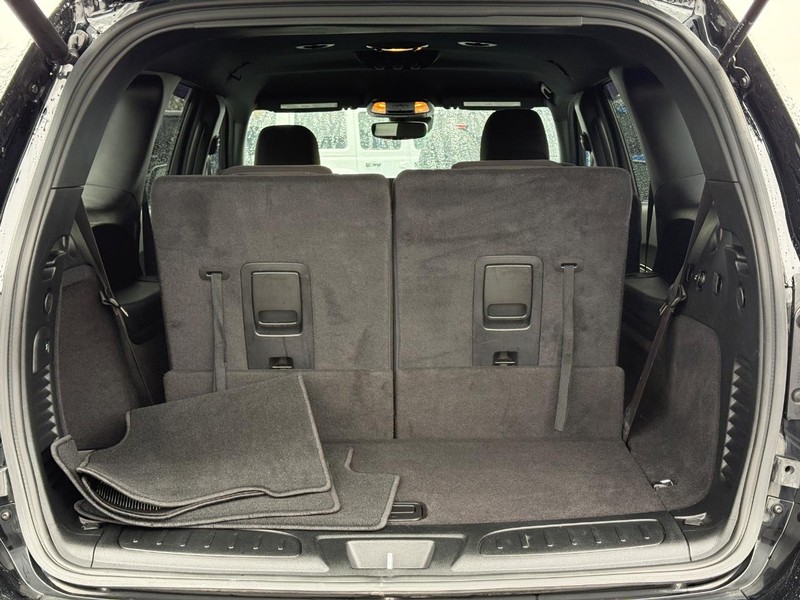 Dodge Durango Vehicle Full-screen Gallery Image 06