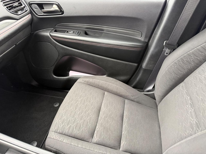 Dodge Durango Vehicle Full-screen Gallery Image 22