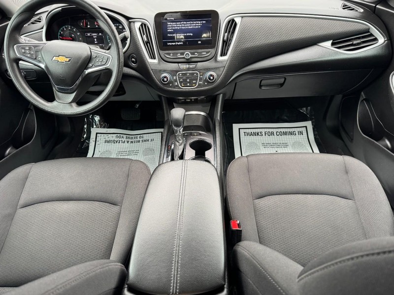 Chevrolet Malibu Vehicle Full-screen Gallery Image 10