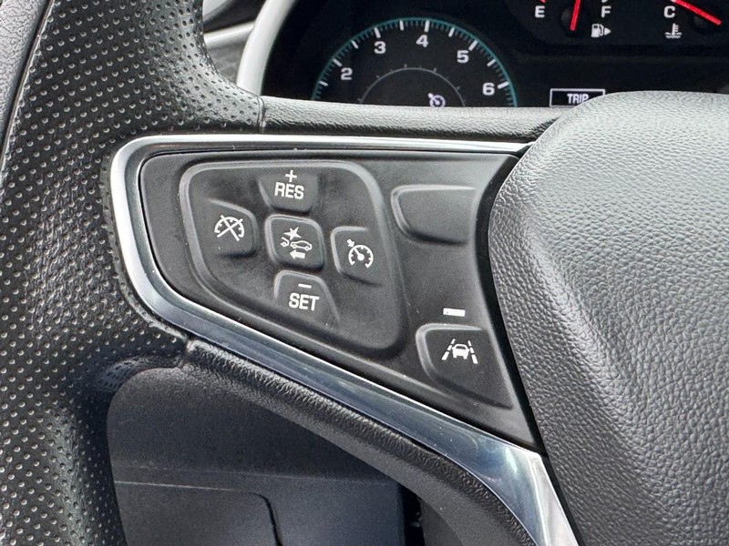 Chevrolet Malibu Vehicle Full-screen Gallery Image 19