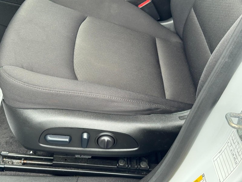 Chevrolet Malibu Vehicle Full-screen Gallery Image 25