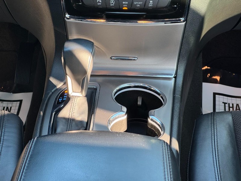 Jeep Grand Cherokee WK Vehicle Full-screen Gallery Image 14