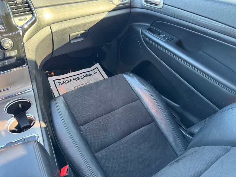 Jeep Grand Cherokee WK Vehicle Full-screen Gallery Image 15