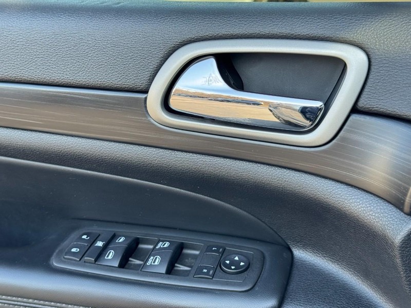 Jeep Grand Cherokee WK Vehicle Full-screen Gallery Image 26