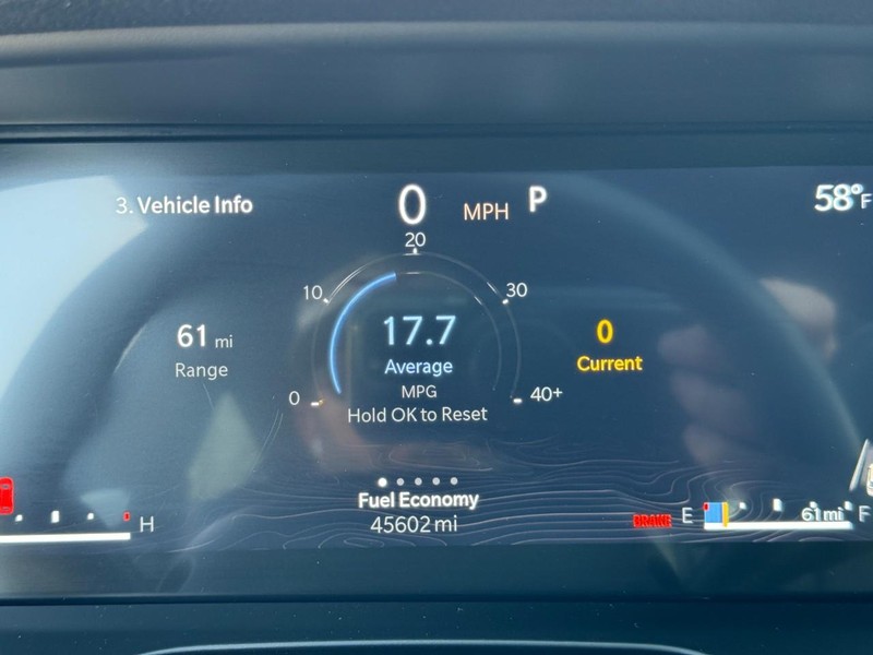 Jeep Grand Cherokee L Vehicle Full-screen Gallery Image 20