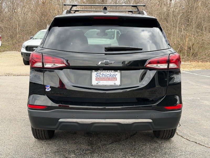 Chevrolet Equinox Vehicle Full-screen Gallery Image 05