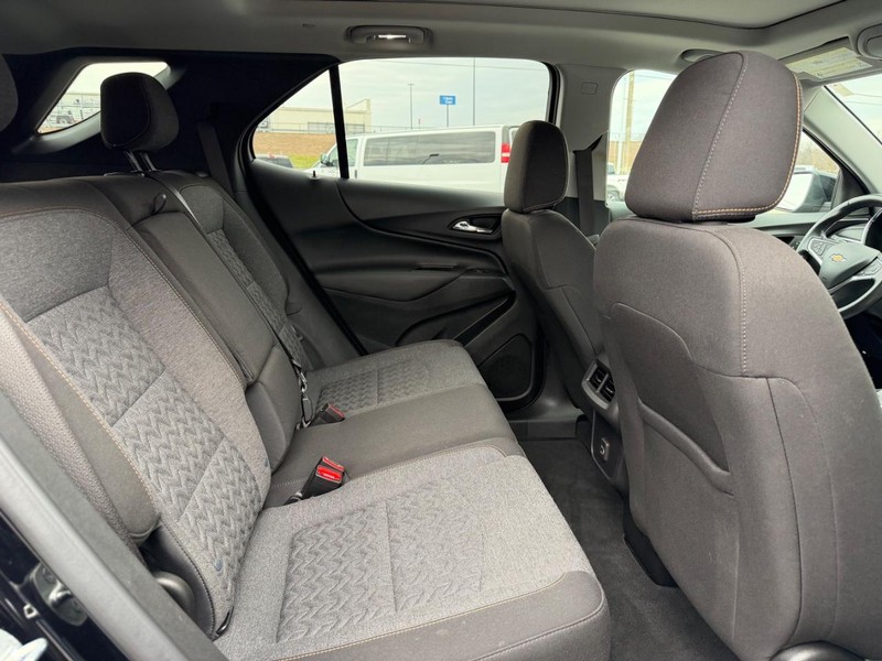 Chevrolet Equinox Vehicle Full-screen Gallery Image 10