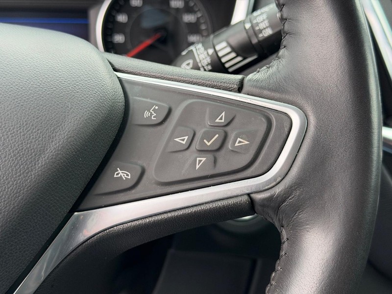 Chevrolet Equinox Vehicle Full-screen Gallery Image 18