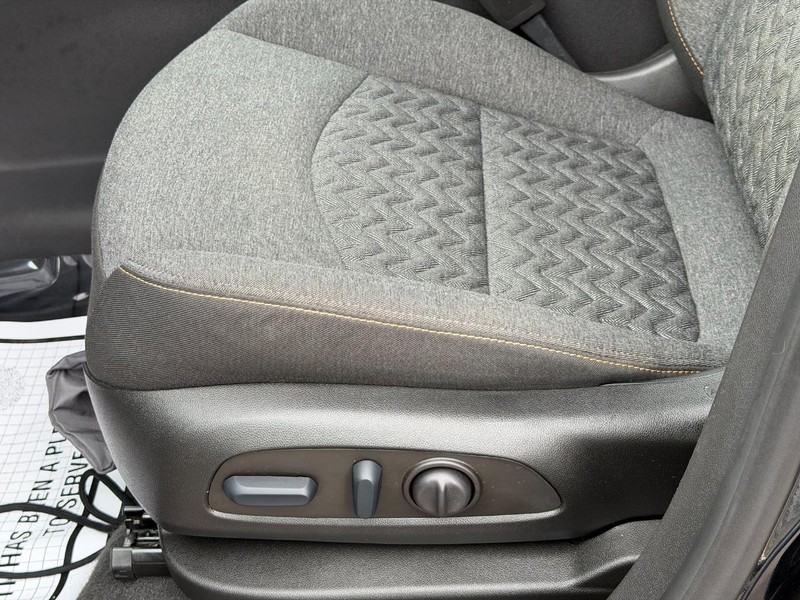 Chevrolet Equinox Vehicle Full-screen Gallery Image 22