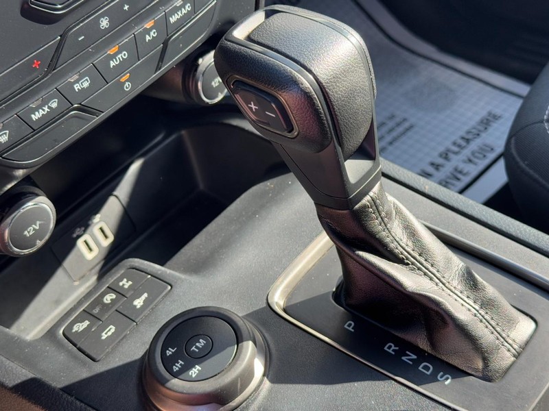 Ford Ranger Vehicle Full-screen Gallery Image 20