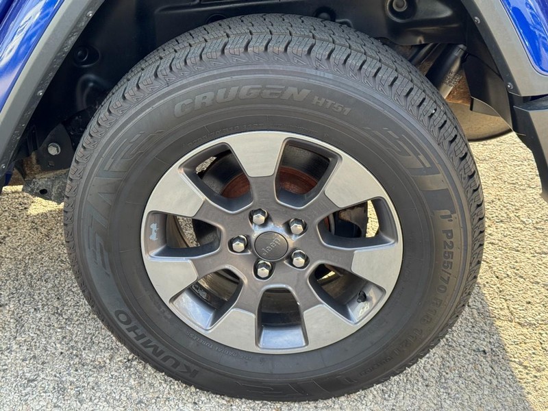 Jeep Wrangler Unlimited Vehicle Full-screen Gallery Image 07