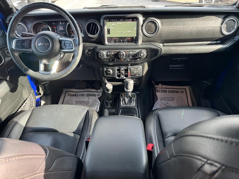 Jeep Wrangler Unlimited Vehicle Full-screen Gallery Image 11