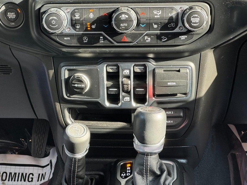 Jeep Wrangler Unlimited Vehicle Full-screen Gallery Image 14