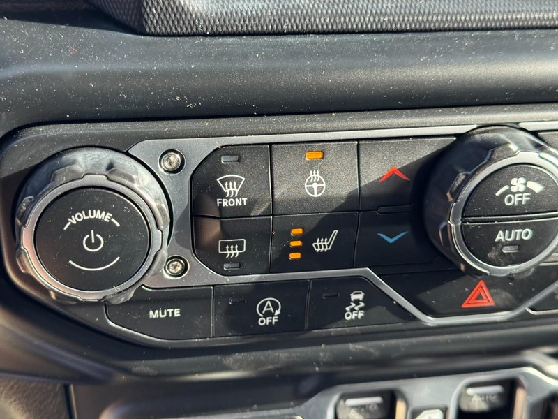 Jeep Wrangler Unlimited Vehicle Full-screen Gallery Image 23