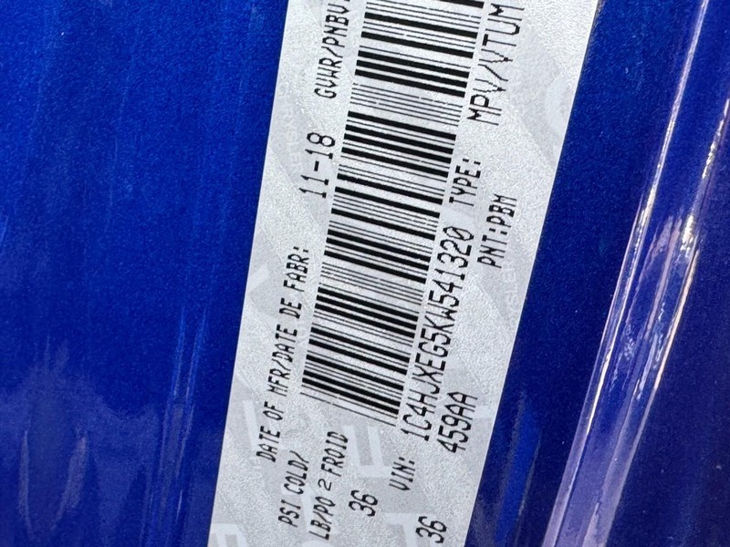 Jeep Wrangler Unlimited Vehicle Full-screen Gallery Image 26