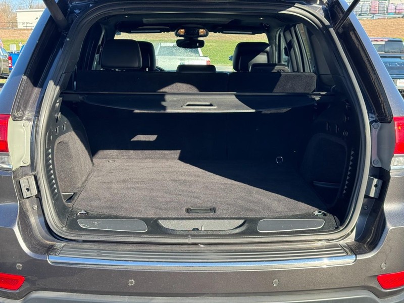 Jeep Grand Cherokee Vehicle Full-screen Gallery Image 04