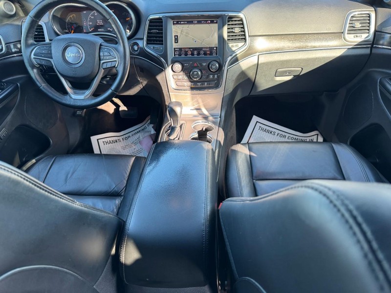 Jeep Grand Cherokee Vehicle Full-screen Gallery Image 11