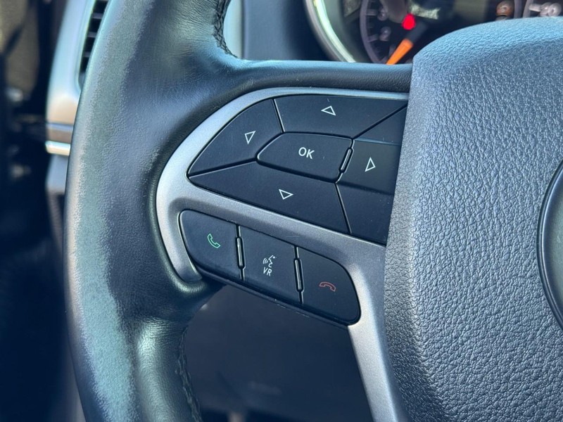 Jeep Grand Cherokee Vehicle Full-screen Gallery Image 20