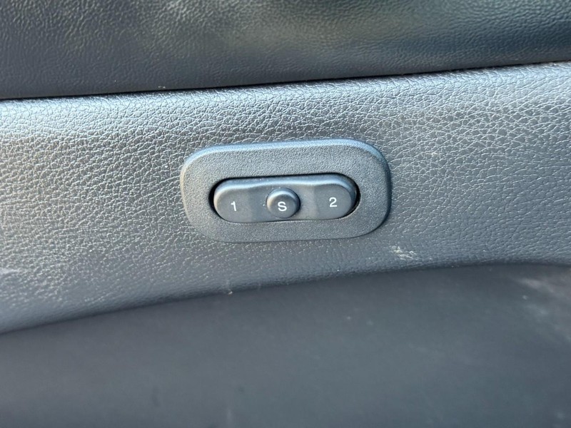 Jeep Grand Cherokee Vehicle Full-screen Gallery Image 26