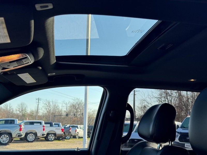 Jeep Grand Cherokee Vehicle Full-screen Gallery Image 28