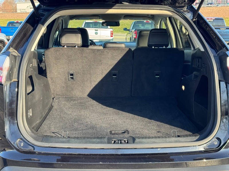 Ford Edge Vehicle Full-screen Gallery Image 04