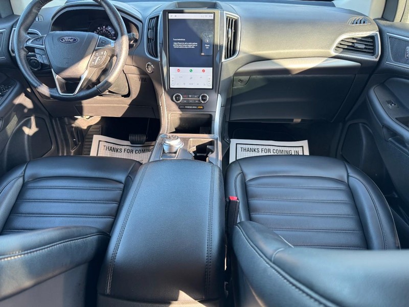 Ford Edge Vehicle Full-screen Gallery Image 11