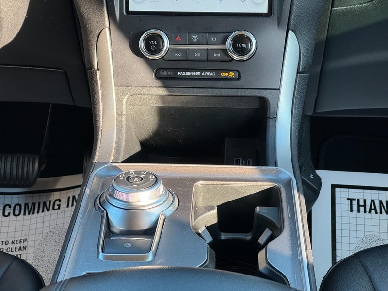 Ford Edge Vehicle Full-screen Gallery Image 14