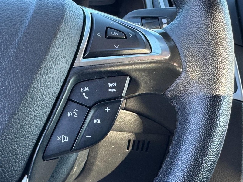 Ford Edge Vehicle Full-screen Gallery Image 20